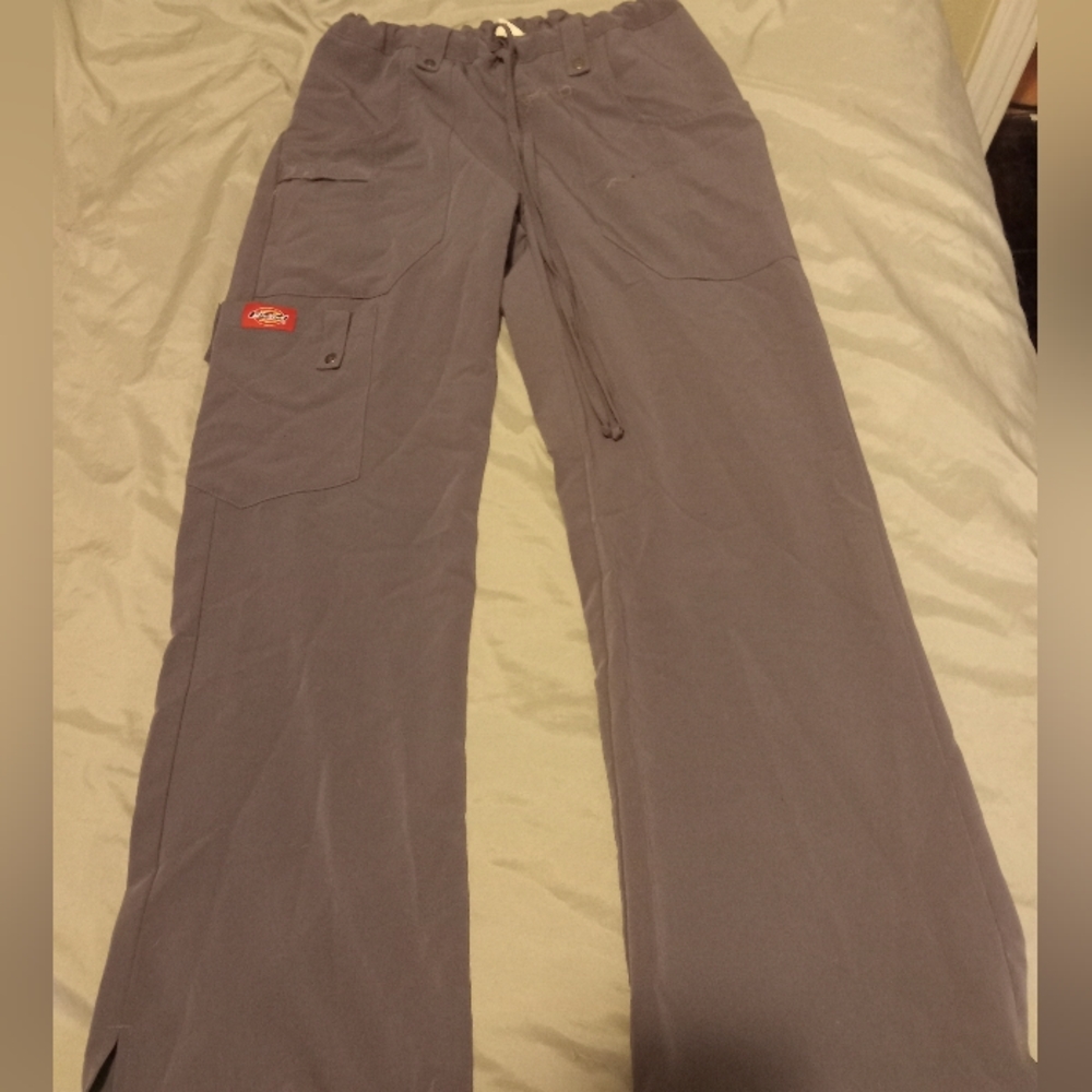 Gray Carhartt scrub bottoms